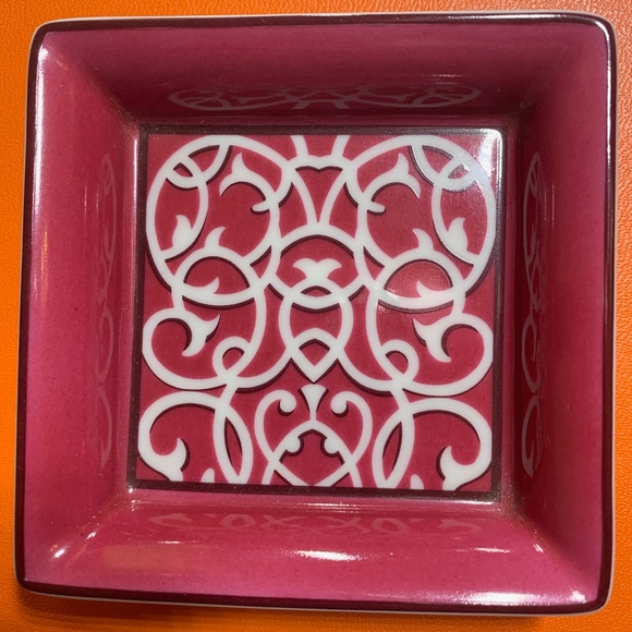 Hermes Porcelain Ashtrays (set of two) - Picture 2 of 5